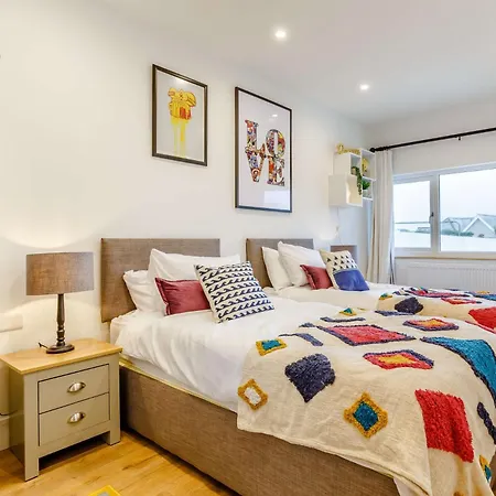 4 Bed In Newquay 83117